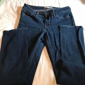 Levi’s 712 Slim Jeans